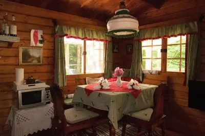 TV/Unterhaltungsangebot in der Unterkunft Penthouse-Suite Mountain View mit Waldhütte/Sauna/Netflix