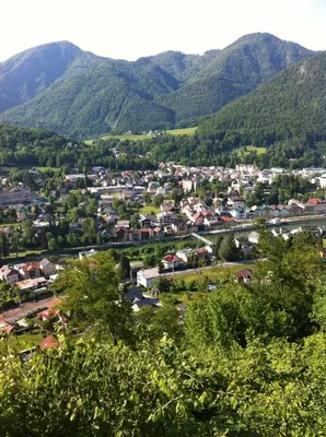 Ein allgemeiner Bergblick oder ein Berglick von der Ferienwohnung aus