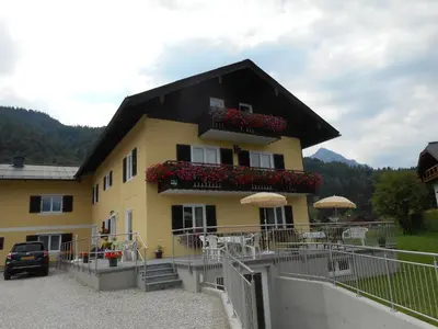 Ein allgemeiner Bergblick oder ein Berglick von des Bed & Breakfasts aus