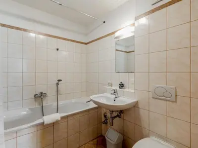 Ein Badezimmer in der Unterkunft Apartment Top 1 by Interhome