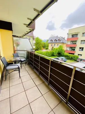 Ein Balkon oder eine Terrasse in der Unterkunft Schafberg nahe Zentrum Einzimmer Ferienwohnung