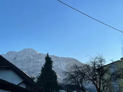 Ein allgemeiner Bergblick oder ein Berglick von der Ferienwohnung aus