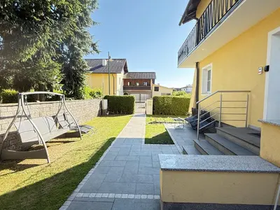 Das Gebäude in dem sich die Ferienwohnung befindet