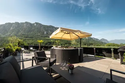 Ein allgemeiner Bergblick oder ein Berglick von der Ferienwohnung aus