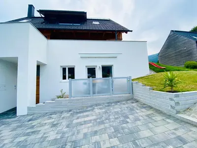 Das Gebäude in dem sich die Ferienwohnung befindet