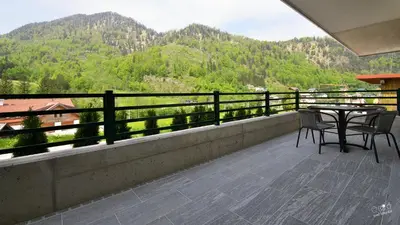 Ein allgemeiner Bergblick oder ein Berglick von der Ferienwohnung aus