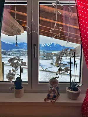 Ein allgemeiner Bergblick oder ein Berglick von der Ferienwohnung aus