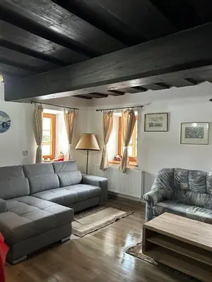 Ein Sitzbereich in der Unterkunft Blue House