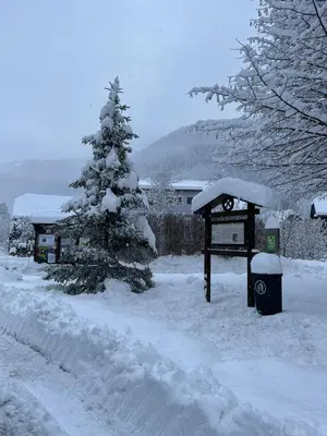Blue House im Winter