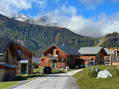 Ein allgemeiner Bergblick oder ein Berglick von des Chalets aus