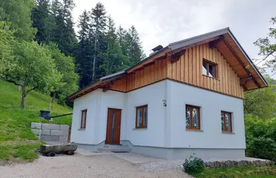 Das Gebäude in dem sich das Chalet befindet