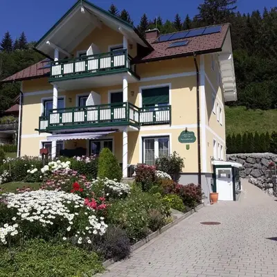 LANDHAUS JASMIN ausgezeichnet mit 4 Kristallen - FW Kammblick