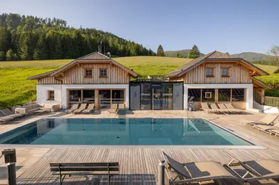 Der Swimmingpool an oder in der Nähe von Almresort Baumschlagerberg