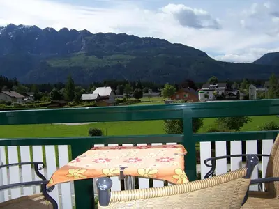 Ein allgemeiner Bergblick oder ein Berglick von der Ferienwohnung aus