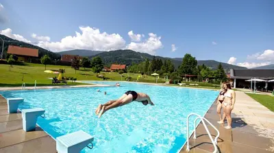 Der Swimmingpool an oder in der Nähe von Kreischberg Chalet Ferienpark 3