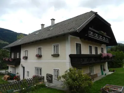 Das Gebäude in dem sich das Bed & Breakfast befindet