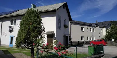 Das Gebäude in dem sich die Ferienwohnung befindet