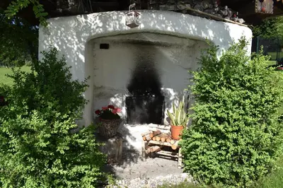 Ein Garten an der Unterkunft Pension Glöshof