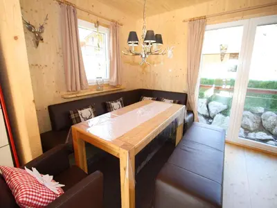 Ein Sitzbereich in der Unterkunft Chalet in Hohentauern am Skilift