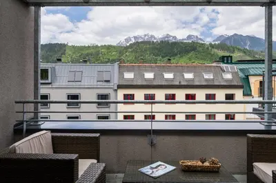 Ein allgemeiner Bergblick oder ein Berglick von der Ferienwohnung aus