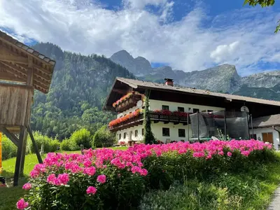 Ein allgemeiner Bergblick oder ein Berglick von der Ferienwohnung aus