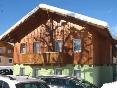 Das Gebäude in dem sich die Ferienwohnung befindet