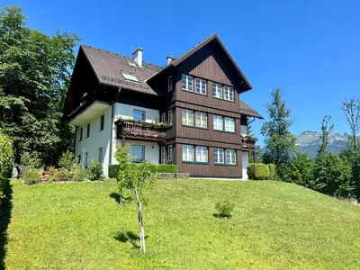 Ein Garten an der Unterkunft Ferienwohnung Martens Villa