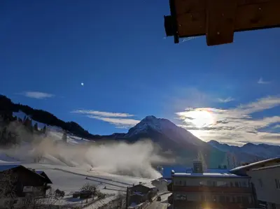 Ein allgemeiner Bergblick oder ein Berglick von der Ferienwohnung aus