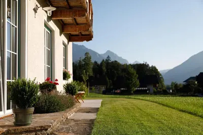 Ein allgemeiner Bergblick oder ein Berglick von der Ferienwohnung aus