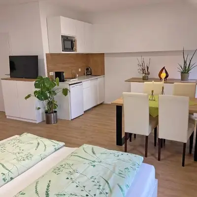 Ferien-Wohnung für 1-4 Pers in Seenähe
