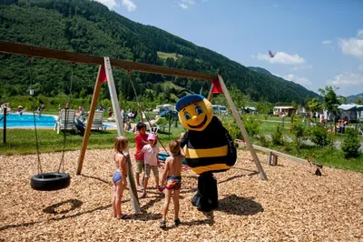 Gäste, die in der Unterkunft Happy Camp Mobile Homes in Camping Bella Austria übernachten