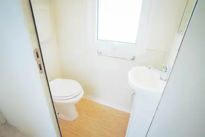 Ein Badezimmer in der Unterkunft Happy Camp Mobile Homes in Camping Bella Austria