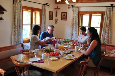 Essen im Privatzimmer oder in der Nähe
