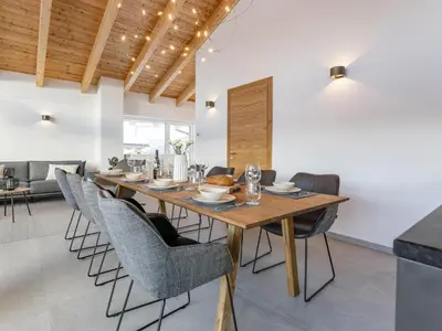 Ein Sitzbereich in der Unterkunft Grebenzen Top Chalet Mazzel