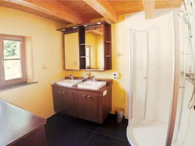 Ein Badezimmer in der Unterkunft Alm Chalet Grosseck