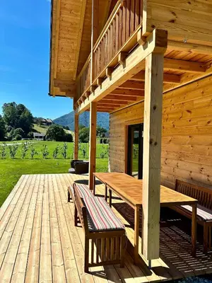 Ein Balkon oder eine Terrasse in der Unterkunft Das Grünhaus - Dein Chalet in Grünau im Almtal