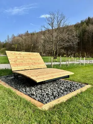 Ein Garten an der Unterkunft Das Grünhaus - Dein Chalet in Grünau im Almtal