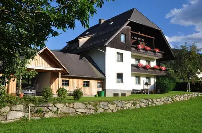 Das Gebäude in dem sich die Pension befindet