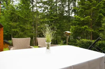 Ein Garten an der Unterkunft Haus Zirbennest