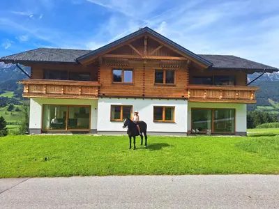 Das Gebäude in dem sich die Ferienwohnung befindet