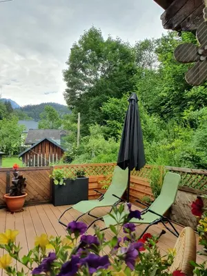 Ein allgemeiner Bergblick oder ein Berglick von der Ferienwohnung aus