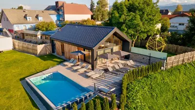 Der Swimmingpool an oder in der Nähe von Hotel Leimer Bräu