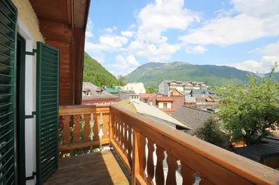 Ein allgemeiner Bergblick oder ein Berglick von der Ferienwohnung aus