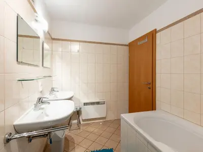 Ein Badezimmer in der Unterkunft Apartment Top 8 by Interhome