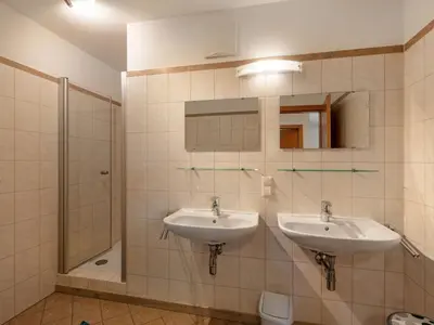 Ein Badezimmer in der Unterkunft Apartment Top 8 by Interhome
