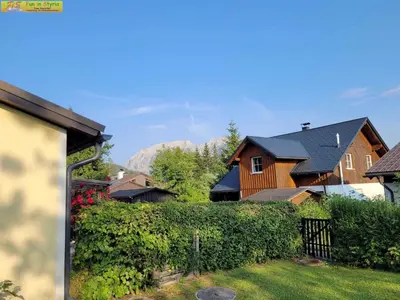 Das Gebäude in dem sich das Ferienhaus befindet