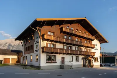 Ein allgemeiner Bergblick oder ein Berglick von der Ferienwohnung aus