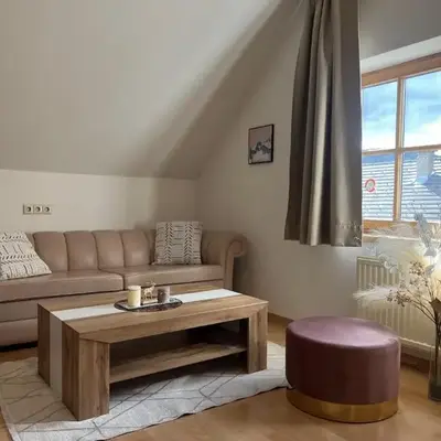 HILLSIDE HOME in the heart of Tamsweg