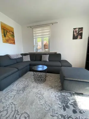 Ein Sitzbereich in der Unterkunft Ferienwohnung Lara