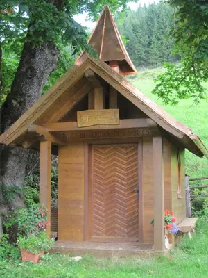Ein Garten an der Unterkunft Mönchsberghof